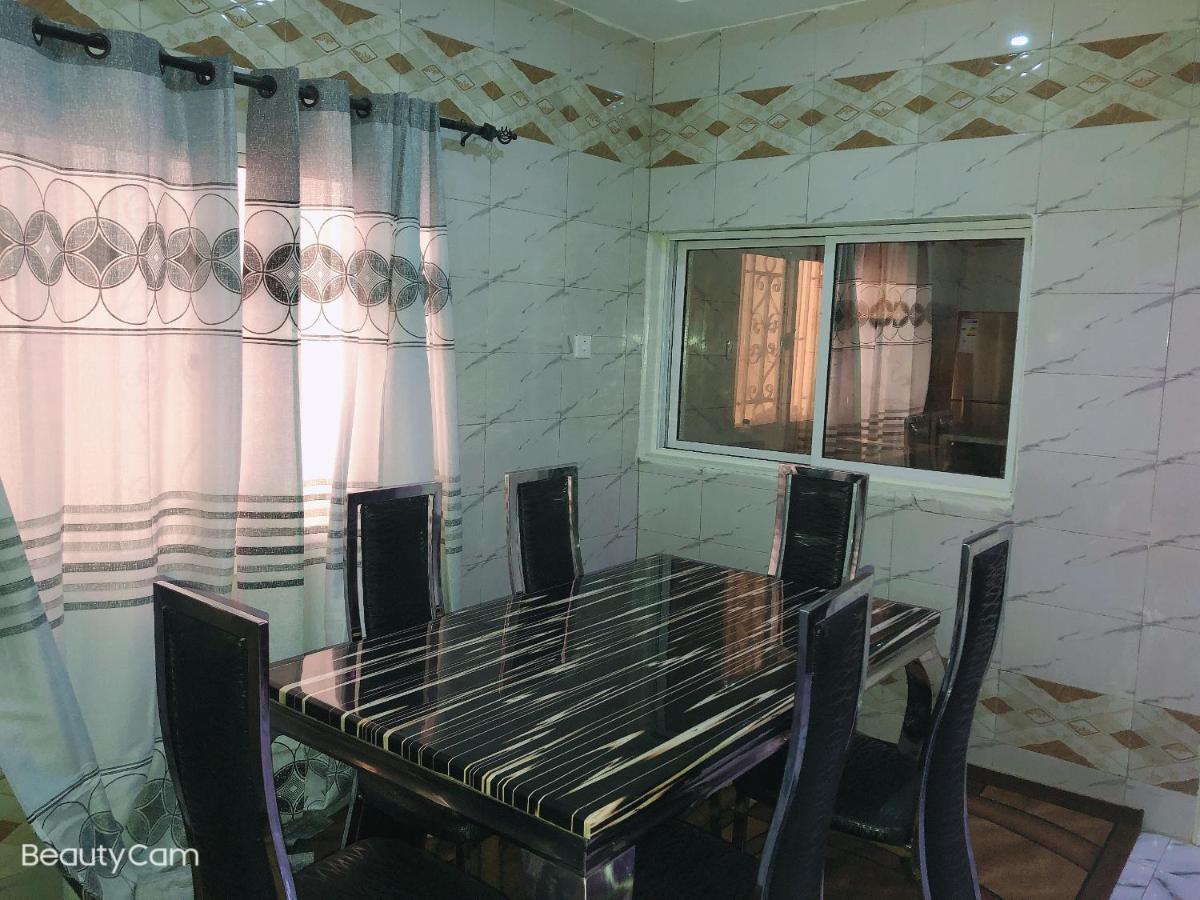 Awamuulamin Manneh Guest House Abuko ภายนอก รูปภาพ